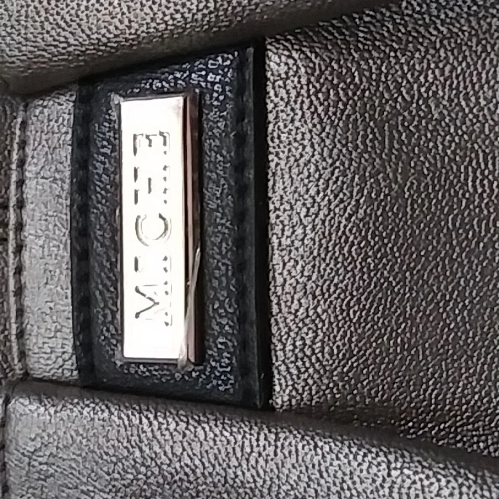 Awesome NWOT Miche Prima shell and straps. - Picture 2 of 12